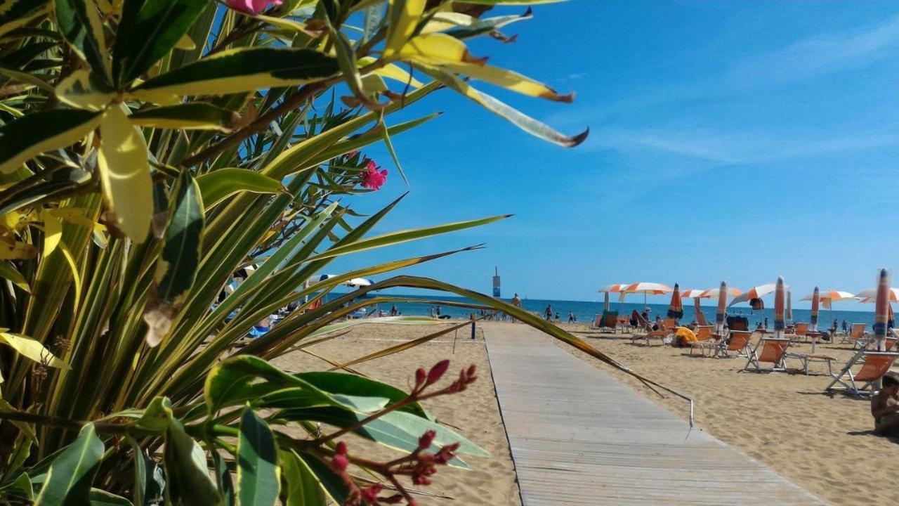 Appartamenti Villa Angela Bibione Bagian luar foto